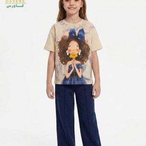 ست دخترانه کراپ آستین کوتاه طرح دخترک به همراه شلوار سرمه‌ای نیم بگ